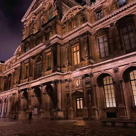 Chic Montmartre Opera *